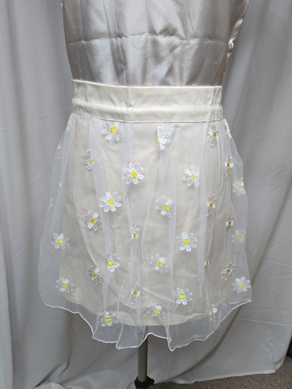 Cream Floral Embroidered Sheer Overlay Apron
